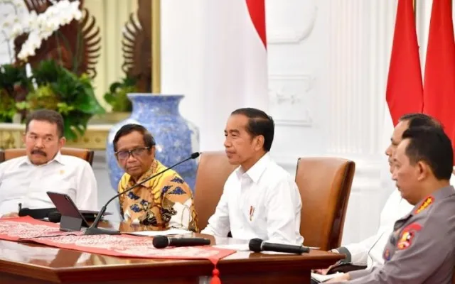 Presiden Joko Widodo saat memberikan keterangan tentang penindakan kasus korupsi. (biro pers)