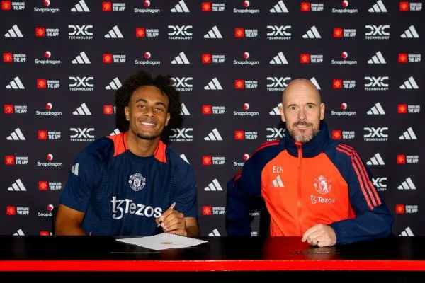 Joshua Zirkzee menandatangani kontrak selama lima tahun di Manchester United. (X/@ManUtd)