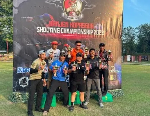 Para pemenang lomba menembak piala Danjen Kopassus. (Ist)