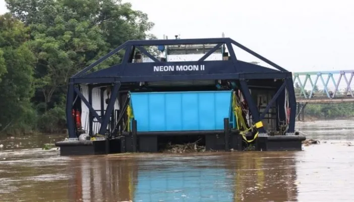 Kapal sampah Neo Moon II. (Foto/ist)