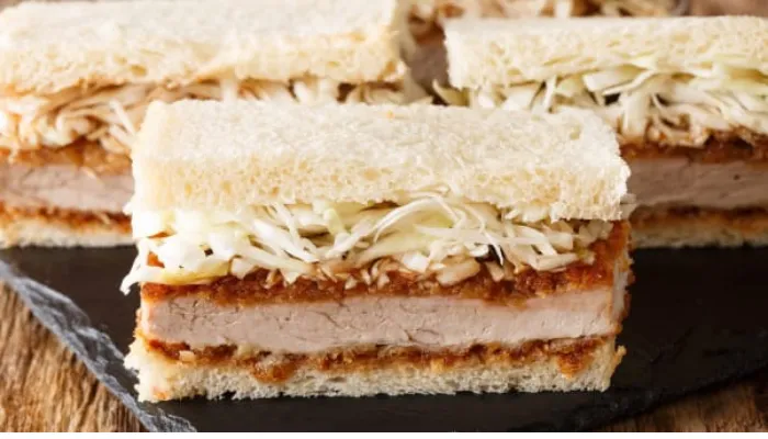 Cara membuat katsu sando. (FomaA/Adobe Stock)