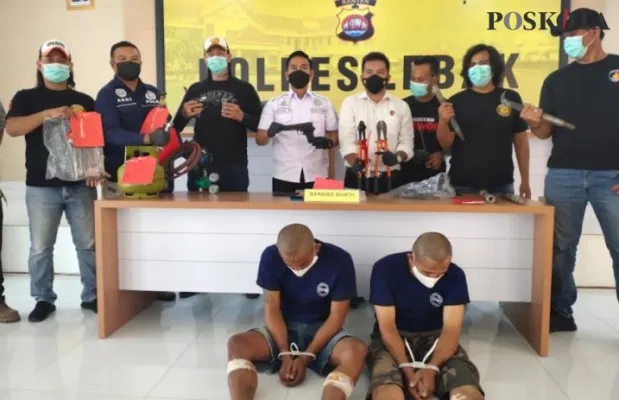 kedua pelaku pembobolan brankas berhasil dibekuk Satreskrim Polres Lebak (yusuf)