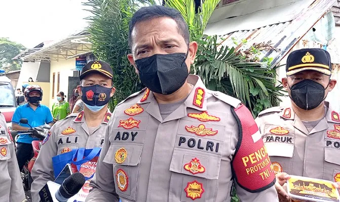 Kombes Pol Ady Wibowo: Hari kelima vaksin Merdeka Jakarta Barat, sudah sampai 85 ribu. (Foto/pandi)