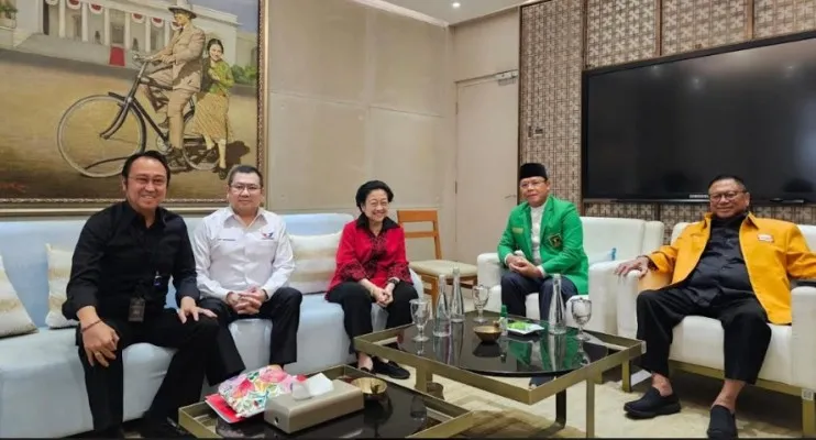 Ketua Umum PDI Perjuangan Megawati Soekarnoputri menggelar pertemuan dengan Ketua Umum PPP Mardiono, Ketua Umum Perindo Hary Tanoesoedibjo dan Ketua Umum Hanura Oesman Sapta Odang. (ist)