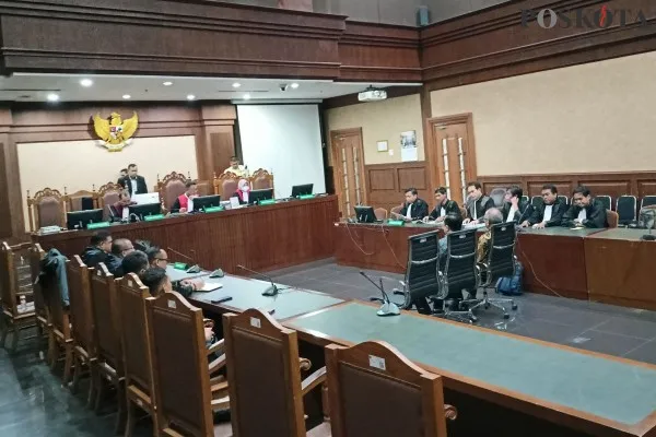 Sidang eks Sekjen Kementan, Kasdi Subagyono terkait kasus yang menjerat Syahrul Yasin Limpo (SYL) di Pengadilan Tipikor, Jakarta Pusat (Jakpus) pada Selasa, 9 Juli 2024. (Poskota.co.id/Ramot Sormin)