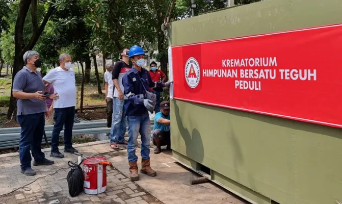 Proses pembangunan krematorium di kompleks TPU Tegal Alur, Kalideres, Jakarta Barat. (Foto/tputegalalur)