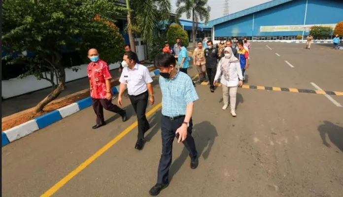 Penjabat (Pj) Gubernur Banten Al Muktabar mengunjungi Parkland World Indonesia (PWI) 2 di Gorda Desa Julang, Kecamatan Cikande,Kabupaten Serang.(Ist)