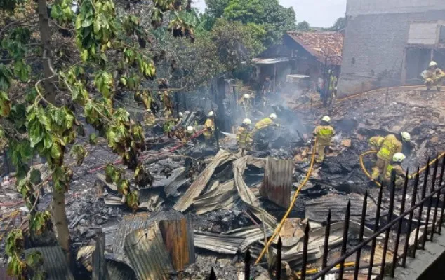 Lapak pemulung di Jalan Pekayon I Rt. 001/003 Ragunan Pasar Minggu Jakarta Selatan, musnah terbakar.(Ist)