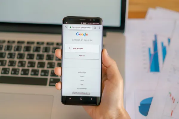 Cara mengetahui akun google kamu disadap orang lain. (Freepik/jannoon028)