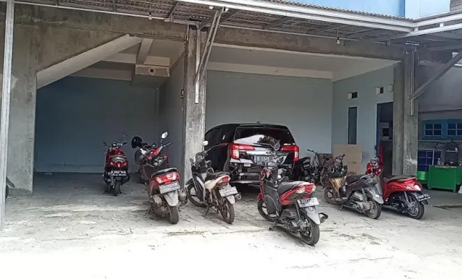 lokasi parkiran motor kos kosan tempat motor dicuri.(CR 11)