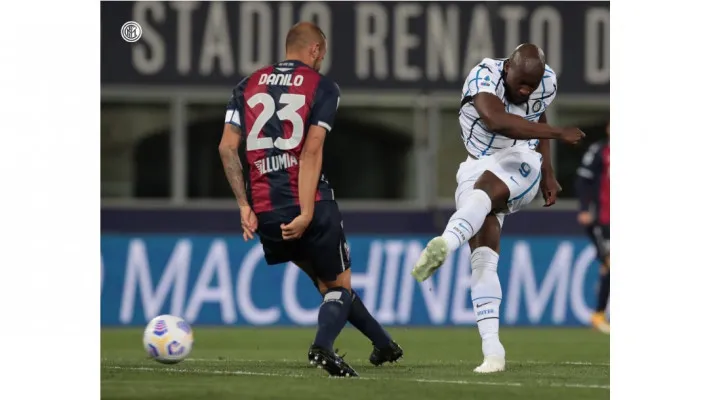 Gol Lukaku Bawa Inter unggul atas Bologna pada babak pertama. (foto: twitter/@inter)