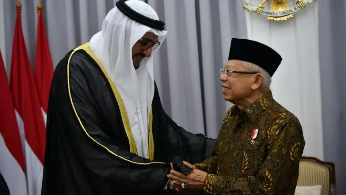 Wapres KH Ma'ruf Amin saat  bertemu Sekjen Forum Promosi Perdamaian Abu Dhabi Al-Mahfouz bin Bayyah. (setwapres)