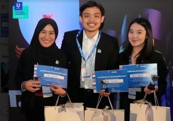 Nur Hanifah Lastianto bersama dua rekannya Aurel Fidelia dan Frederik Agustian mewakili Indonesia dalam ajang kompetisi bergengsi Unilever Future Leaders League (UFLL) Global Round 2023.(Ist)