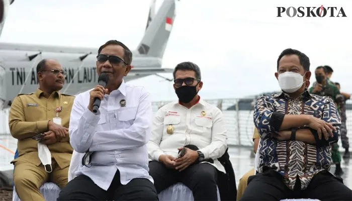 Menko Polhukam Mahfud MD saat di Natuna. (rizal)