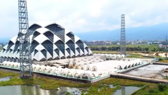 Masjid Raya  Al Jabbar.(tangkap layar)