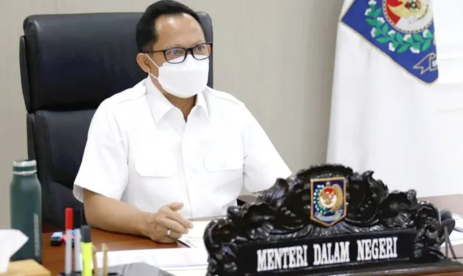 Tito Karnavian: Terbitkan tiga Inmendagri, sebagai pelaksanaan teknis dari penerapan PPKM Level 4, 3 dan 2 yang diperpanjang sampai dengan 9 Agustus 2021. (Foto/mendagri)