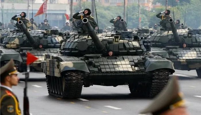 Parade militer Belarus pada 2011. (Sumber: Army Recognition)