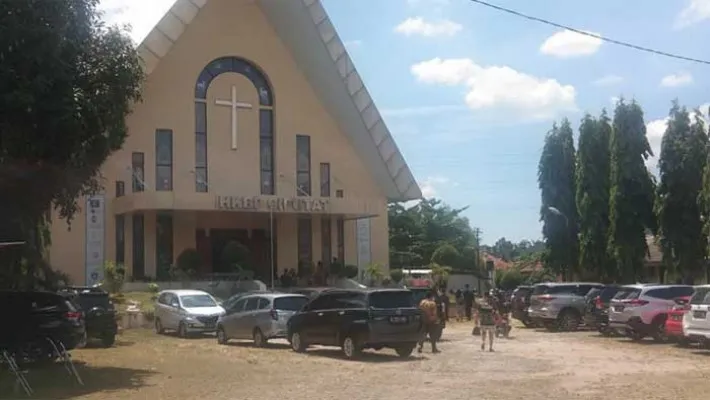 Suasana perayaan paskah di Gereja HKBP Ciputat, Tangerang Selatan. (ridsha)