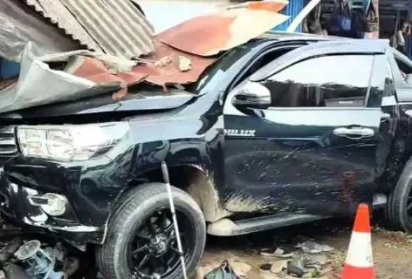 Mobil Bupati Kuningan rusak parah usai tabrakan.(Ist)