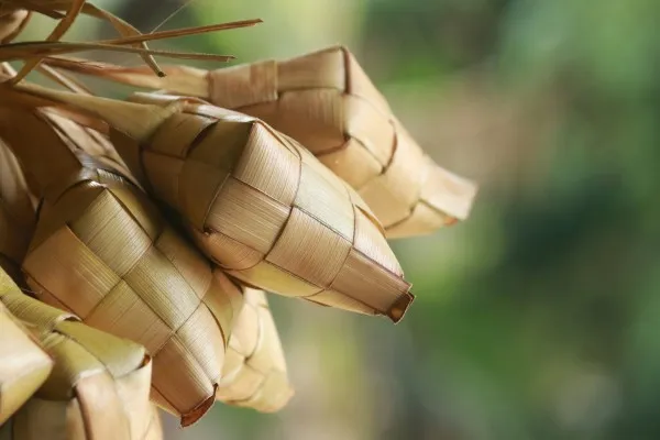 Ilustrasi. Cara menyimpan ketupat lebaran agar tidak cepat basi. (Foto: unsplash)