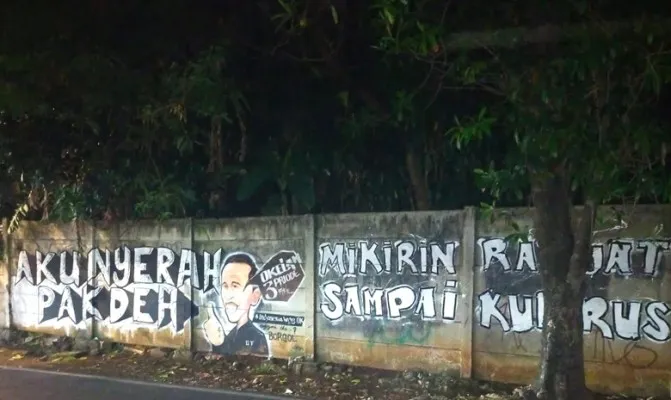 Gambar Mural mirip Presiden RI Joko Widodo di jalan Kebagusan Raya, Jagakarsa, Jaksel,(Foto/polsekjagakarsa)