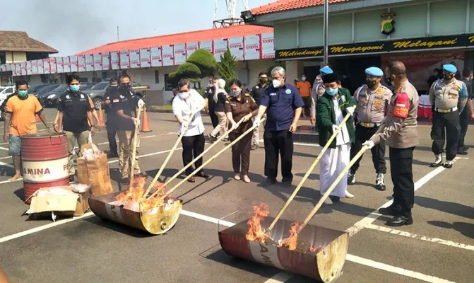 Pemusnahan narkoba di Mako Polres Metro Tangerang. (Foto/Iqbal)