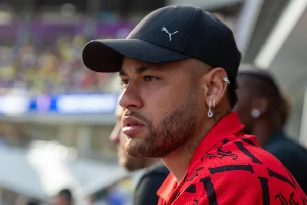 Pesepak bola Neymar Jr saat menyaksikan Timnas Brasil vs Kosta Rika di Stadion SoFi, Amerika Serikat (AS) pada Selasa, 25 Juni 2024 pagi WIB. (Instagram/@neymarjr)