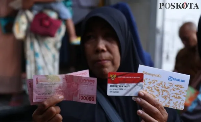 Ilustrasi pemilik NIK KTP penerima saldo dana Bansos Rp2.400.000 dari pemerintah via Bantuan Sosial BPNT. (Dinsos Provinsi NTB)