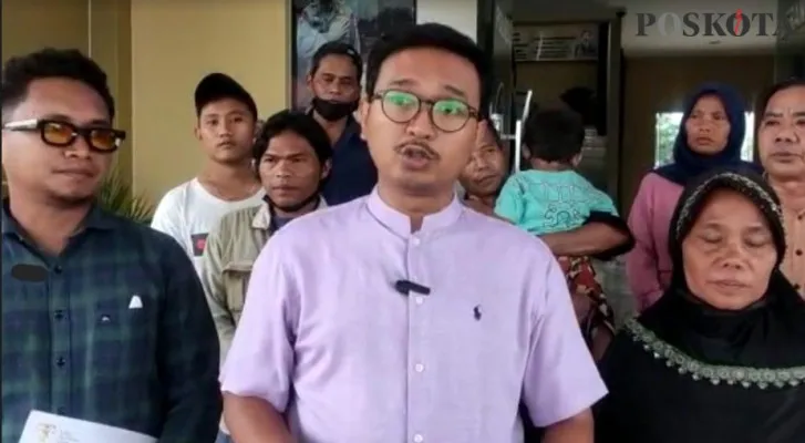 Orangtua korban dan Kuasa Hukum Korban, Satria Pratama saat mendatangi Mapolres Serang ( Bilal)