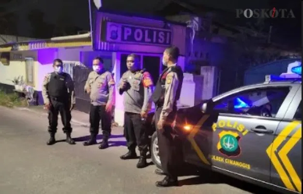 Kapolsek Cimanggis Kompol Ibrahim Joao Sadjab pimpin razia dan patroli di Podomoro Golf dan teroworongan tol Jalan Leuwinanggung rawan kamtibmas.(angga)