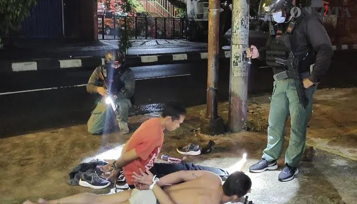 Katim Jaguar Polres Metro Depok Bripka Suwinta bersama anggota melumpuhkan pelaku residivis Curanmor saat akan beraksi.(angga)