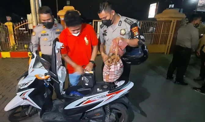 Terduga pembunuh wanita tewas dengan mulut berbusa di Hotel B One dibekuk saat pelaku ingin melarikan diri. (Foto/polresmetrotangerangkota)