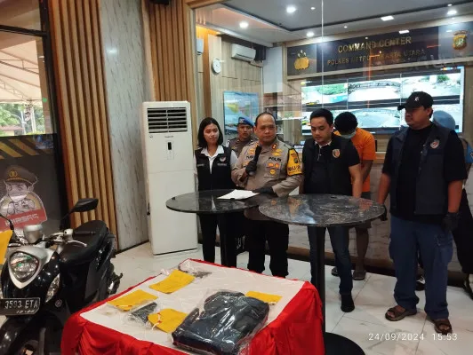 Pelaku penembakan di warung nasi uduk di Jalan Bugis, Kebon Bawang, Tanjung Priok, Jakarta Urata ditangkap polisi. (Dok. Humas Polres Metro Jakut)