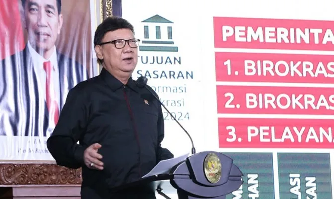 Foto : PANRB Tjahjo Kumolo, dalam ciptakan budaya kerja birokrasi anti korupsi, sebanyak 558 unit kerja dapat Predikat WBK dan WBBM. dalam acara penganugerahan  predikat  WBK dan WBBM kepada 558 unit kerja. (Dok. Kemenpan-RB))