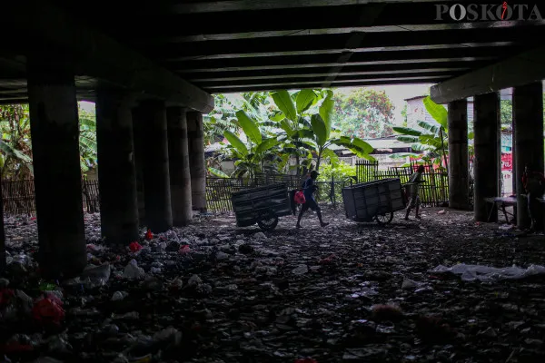 Pemprov DKI akan Pindahkan 1.054 KK dari Kolong Jembatan dan Tol ke Rusunawa