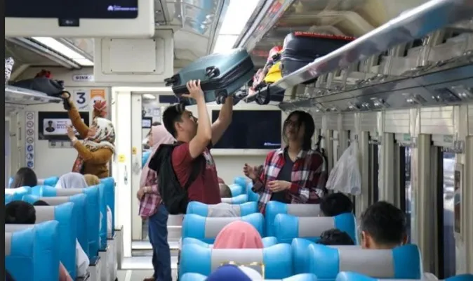 Penumpang Kereta Api Jarak Jauh (KAJJ) meningkat di Stasiun Gambir dan Pasar Senen.(Ist)