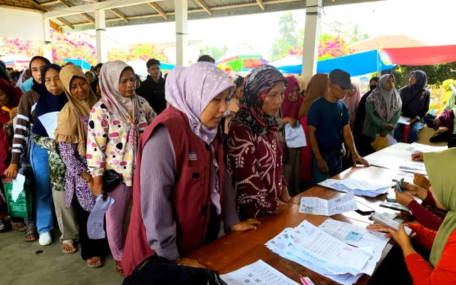 Dua jenis bansos yang akan segera cair saldo dana nya ke KKS pada September 2024. (Facebook/Fhia Mulfiani)