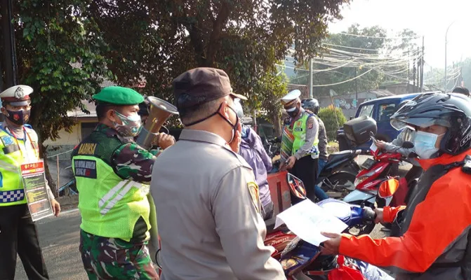 Kapolresta Bogor Kota menambah penyekatan jalan di Kedung Halang. (Foto/polrestabogor)