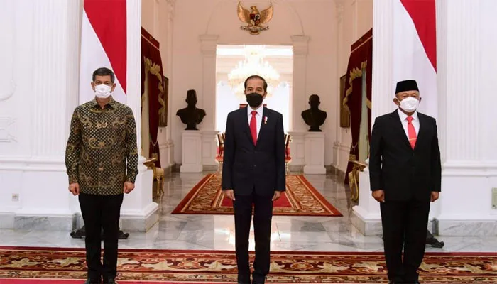 : Presiden Joko Widodo bersama Letjen TNI Doni Monardo dan  Letnan Jenderal TNI Ganip Warsito di Istana Negara, Jakarta. (ist)