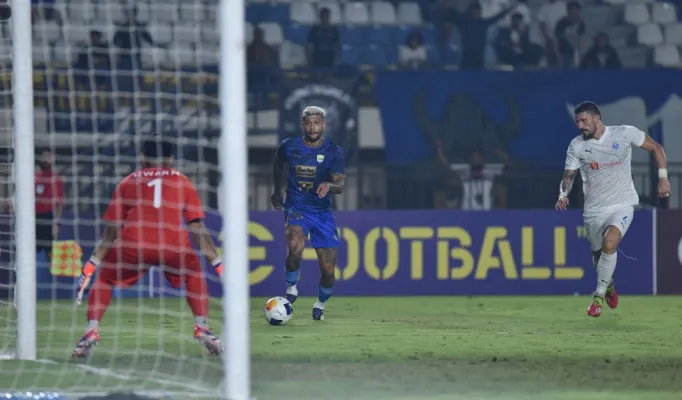 Persib Bandung ditahan imbang Lion City Sailors dalam lanjutan Grup F ACL 2 2024-2025 di Stadion Si Jalak Harupat (SJH), Kamis, 29 Oktober 2024. (PERSIB.co.id/Barly Isham)