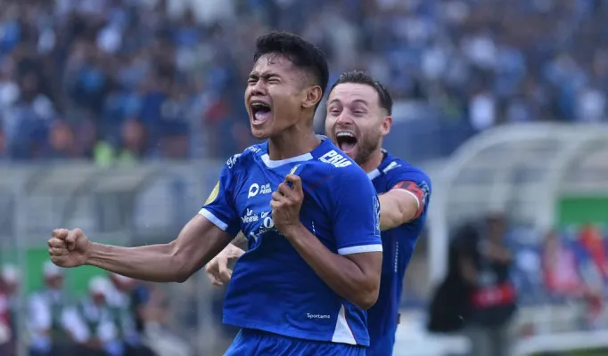 Pemain Persib Bandung, Dimas Drajad sukses menjebol gawang Persija Jakarta dalam lanjutan Liga 1 2024-2025 di Stadion Si Jalak Harupat, Kabupaten Bandung, Senin, 23 September 2024. (PERSIB.co.id/Sutanto Nurhadi Permana)