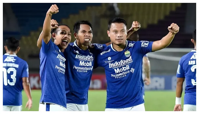 Link live streaming BRI Liga 1: Persik Kediri vs Persib Bandung jam 19.00 WIB. (Pinterest)