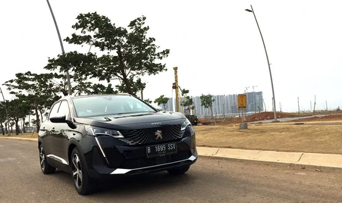 Peugeot 3008 Allure Plus hadir dengan tampilan baru serta fitur yang menambah kenyananan dalam berkendara. (Foto/reza)