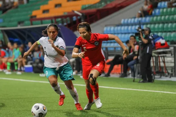 Timnas Indonesia wanita saat berlaga melawan Singapura (foto/PSSI)