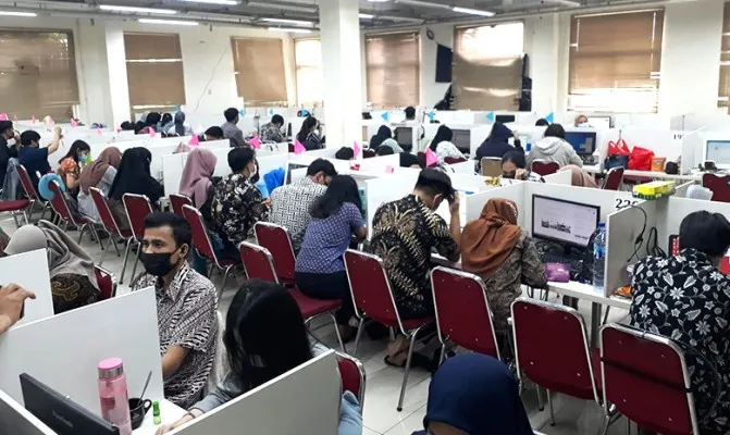 Penggeledahan kantor Pinjol di Tangerang. (Foto/iqbal)