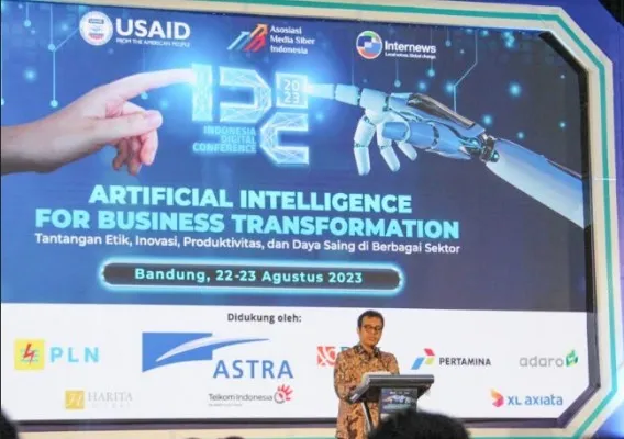 Wakil Menteri Komunikasi dan Informatika, Nezar Patria di acara Indonesia Digital Conference bertajuk ‘Artificial Intelligence for Business Transformation’. (ist)