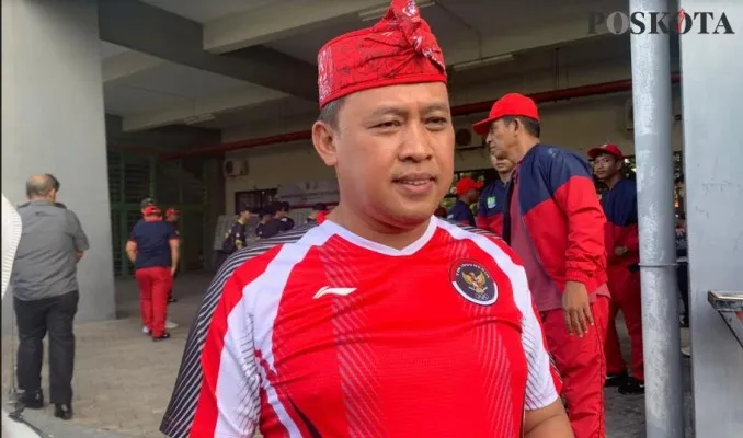 Wali Kota Bekasi Tri Adhianto saat dijumpai wartawan di stadion Patriot Chandra Baga, Jum'at (10/6/2022) pagi. (Ihsan Fahmi).