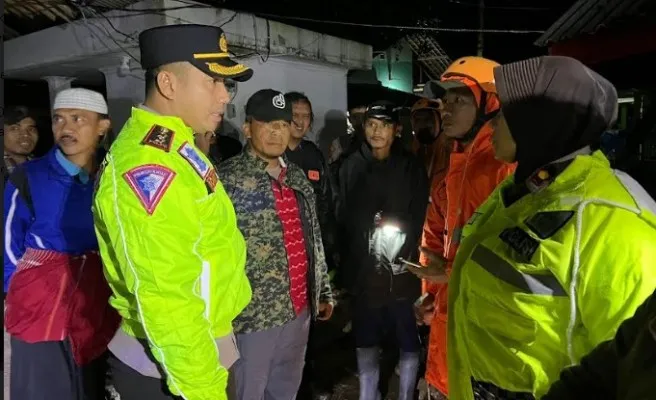 Polisi tinjau lokasi banjir di Cianjur (ist)