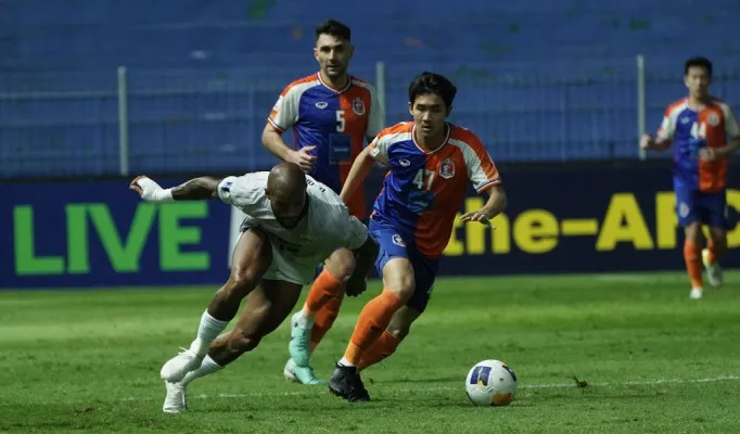 Port FC dan Persib Bandung bermain imbang di Stadion Phutam Thani, Thailand pada Kamis, 28 November 2024. (Dok. Persib Bandung)