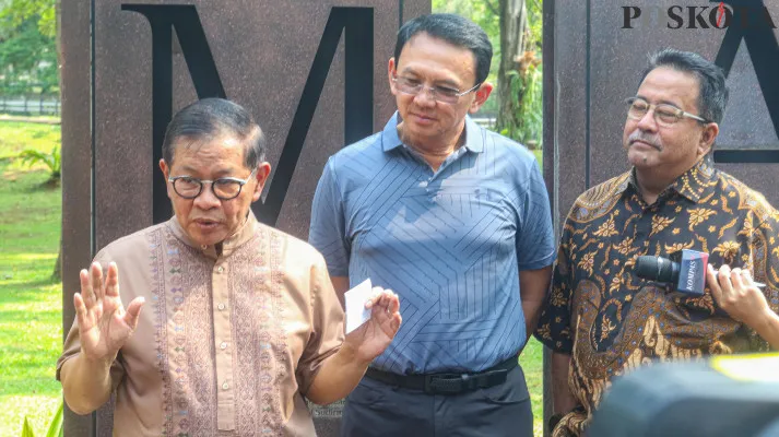 Bakal Calon Gubernur dan Wakil Gubernur Pramono Anung-Rano Karno saat bertemu Basuki Tjahaja Purnama di Simpang Susun Semanggi, Jakarta Pusat, Kamis (19/9/2024). Pada pertemuan Pramono Anung dan Rano Karno dengan Ahok membahas tentang dinamika Jakarta sebagai bekal maju pada Pemilihan Gubernur serta untuk menimba ilmu, menggali pengalaman dan memasang keberanian untuk menuntaskan setiap permasalahan di Jakarta.Poskota/Ahmad Tri Hawaari